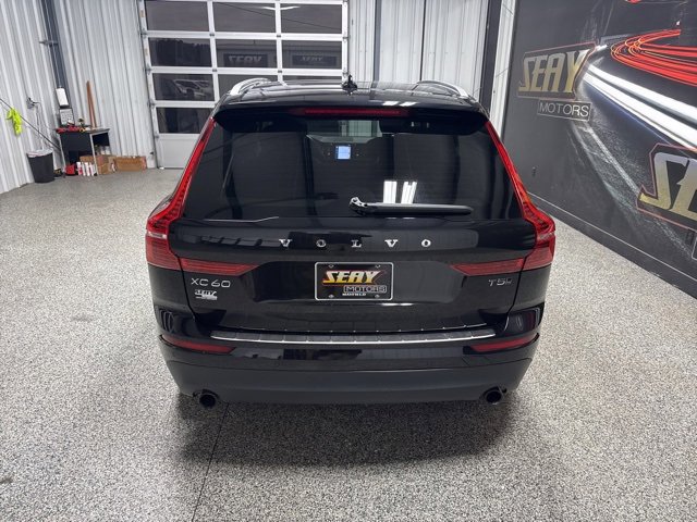 Used 2021 Volvo XC60 T5 Momentum w/ Protection Package Premier image 19