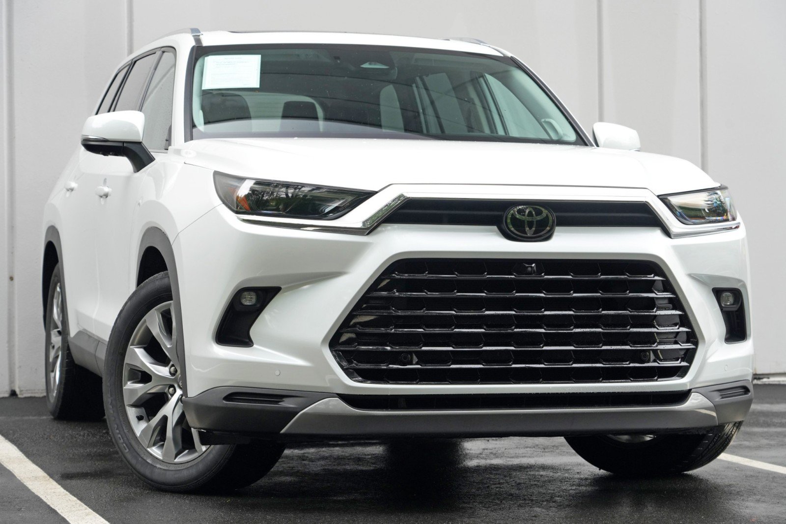 Used 2024 Toyota Grand Highlander FWD image 4