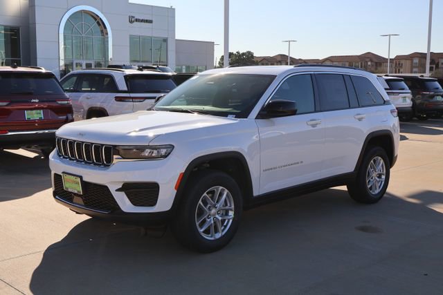 New 2026 Jeep Grand Cherokee Laredo X image 3