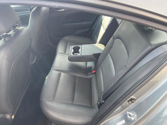 Used 2017 Hyundai Elantra Limited image 5