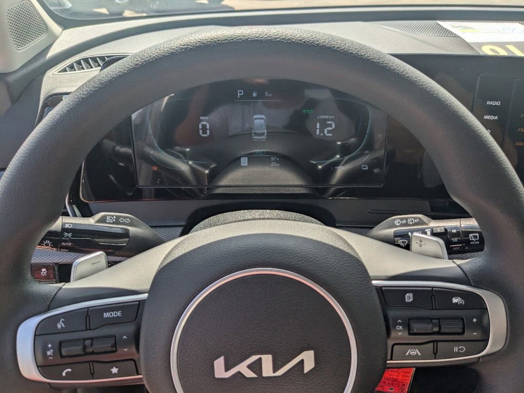 Used 2024 Kia Sportage LX image 16