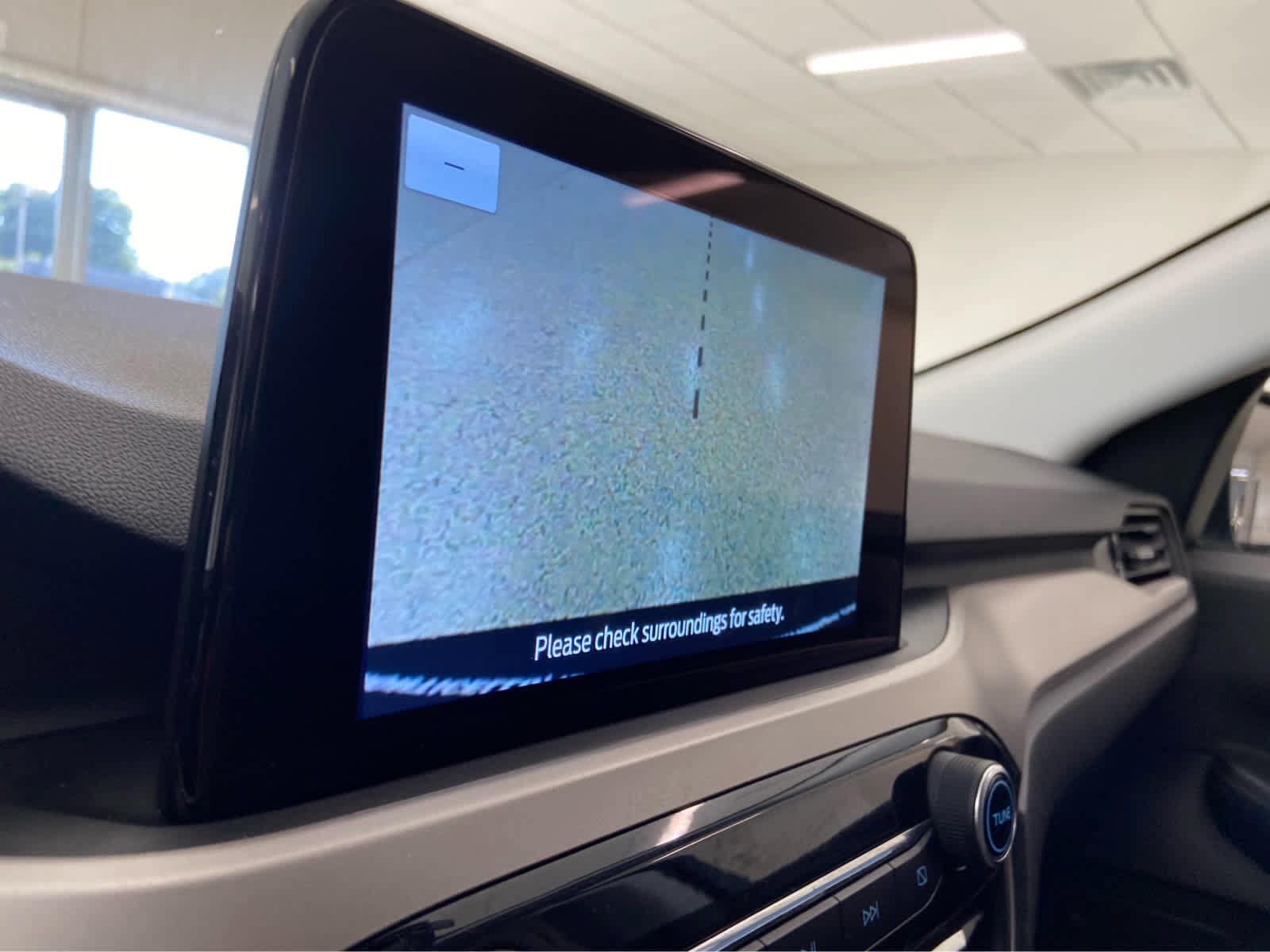 Used 2022 Ford Escape SE w/ SE Sport Appearance Package image 32