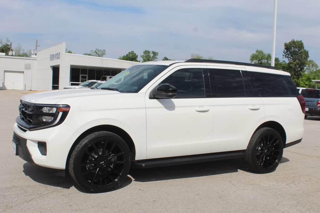 New 2026 Ford Expedition Active RWD image 3