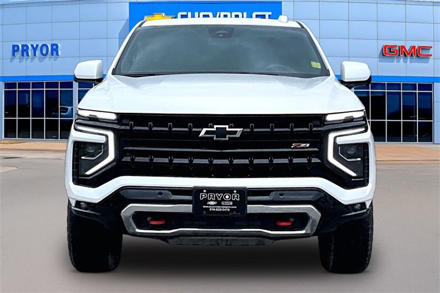 Used 2025 Chevrolet Suburban Z71 image 2