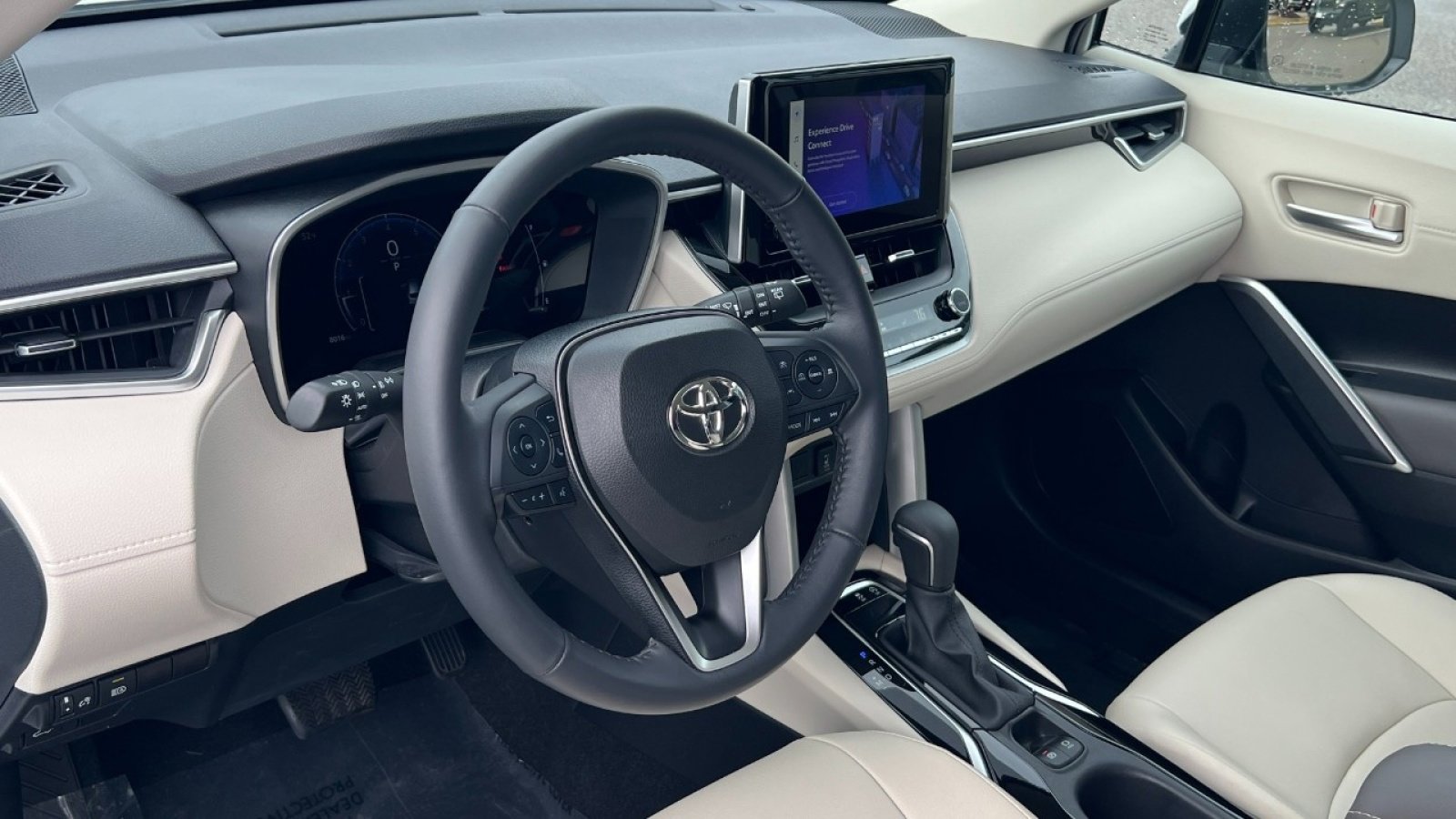 Used 2023 Toyota Corolla Cross XLE w/ Convenience Package image 13