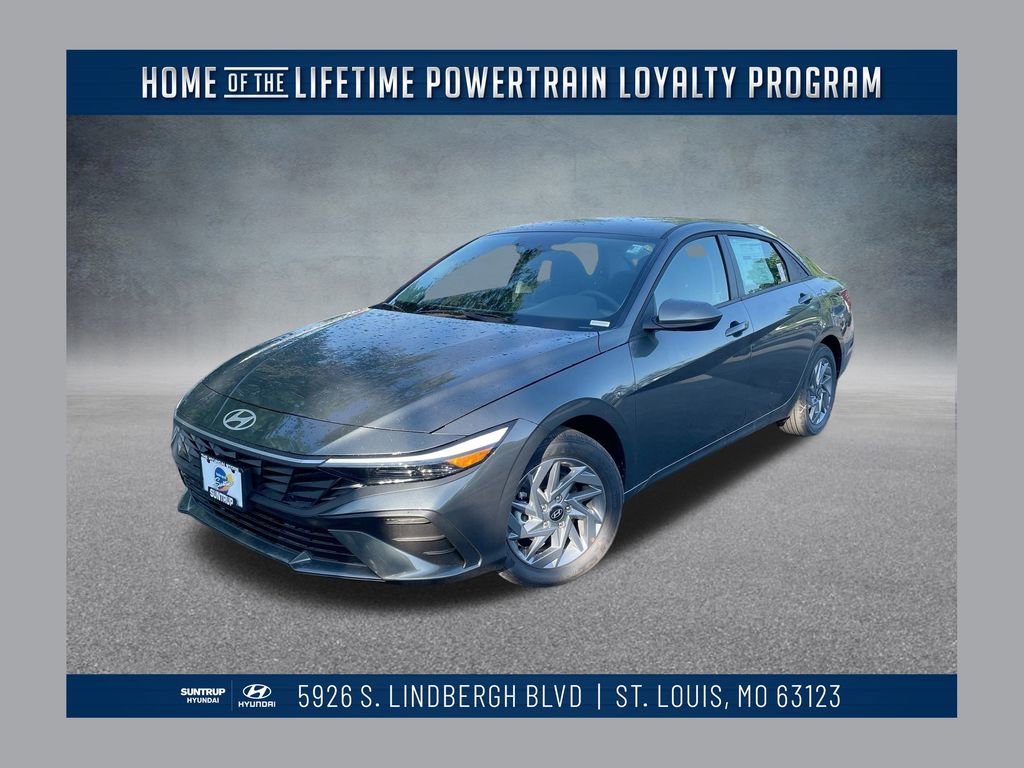 Used 2025 Hyundai Elantra Blue image 1