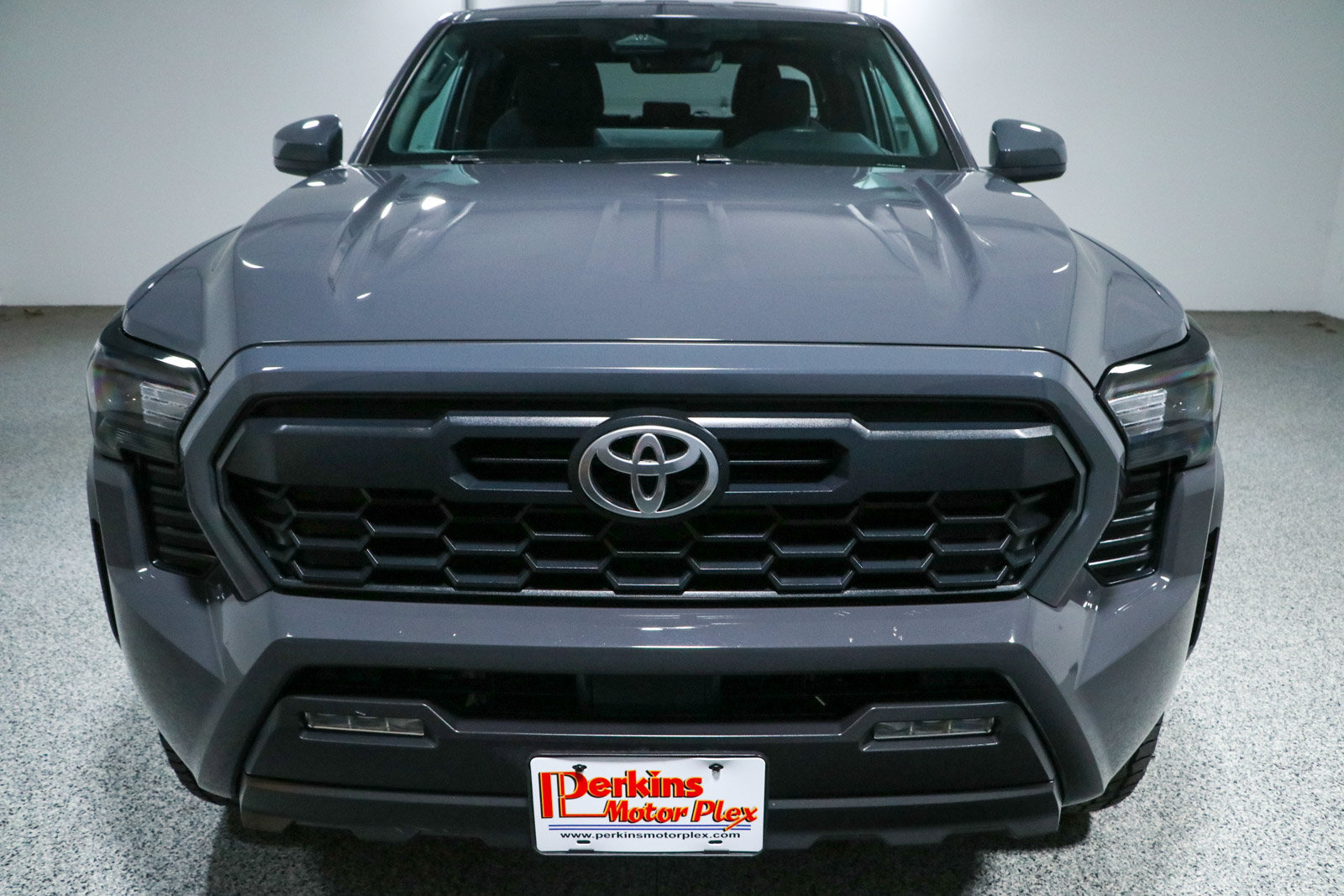 Used 2024 Toyota Tacoma TRD Off-Road AWD/4WD image 4