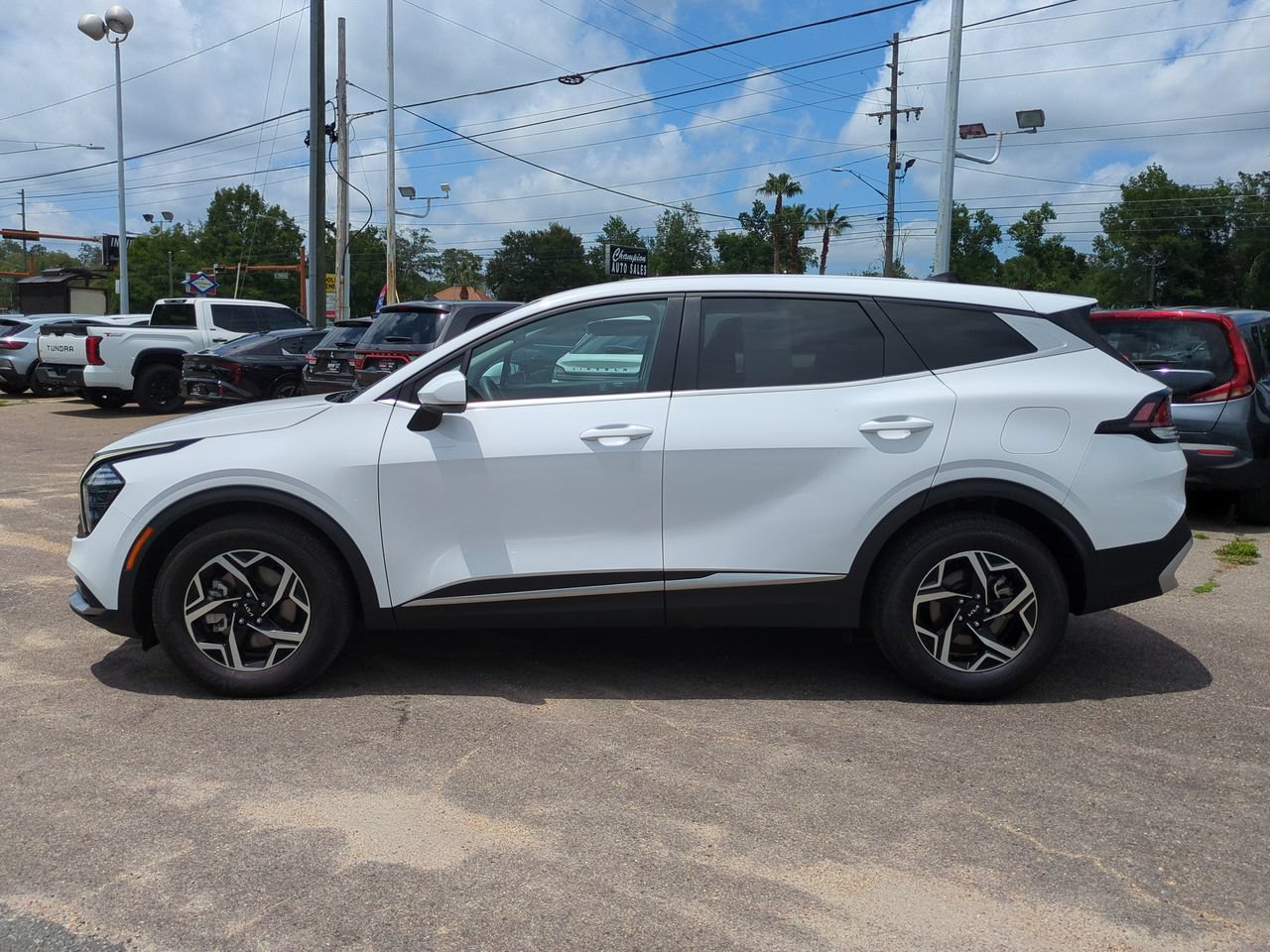 Certified 2025 Kia Sportage LX FWD image 8
