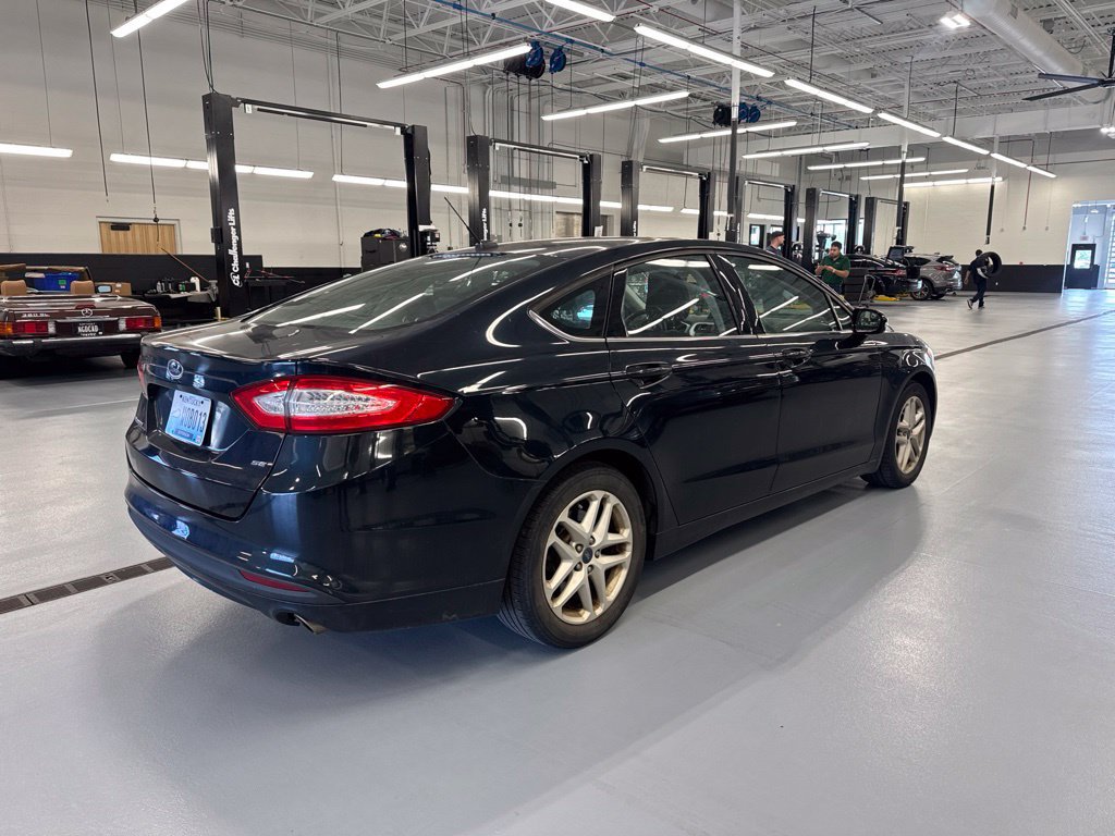 Used 2014 Ford Fusion SE FWD image 5