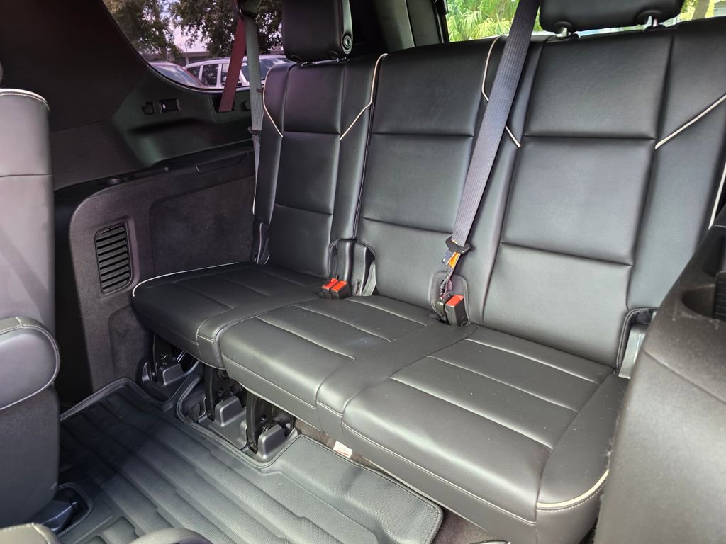 Used 2022 Cadillac Escalade ESV Premium Luxury image 35