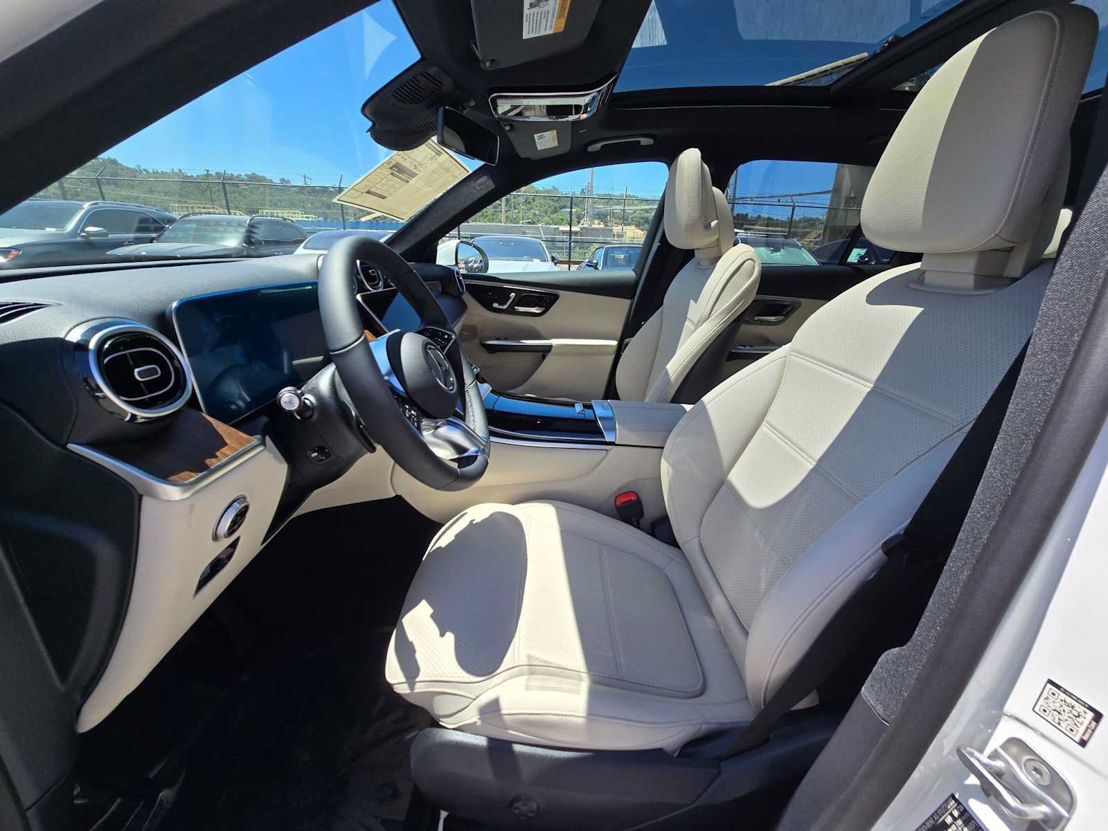 Used 2026 Mercedes-Benz GLC 300 4MATIC image 22