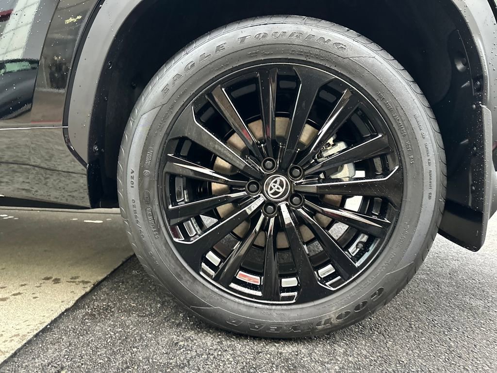 New 2025 Toyota Highlander XSE image 30