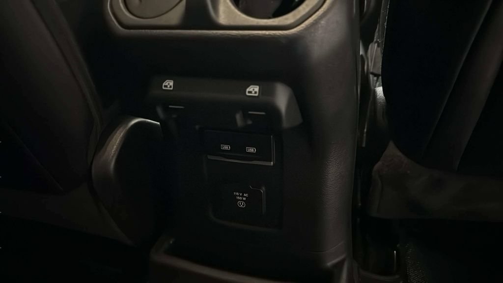 Used 2021 Jeep Wrangler Unlimited Sahara w/ Uconnect 4C Nav & Sound Group AWD/4WD image 15