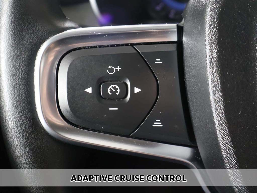 Used 2023 Volvo XC40 B5 Plus w/ Climate Package AWD/4WD image 5