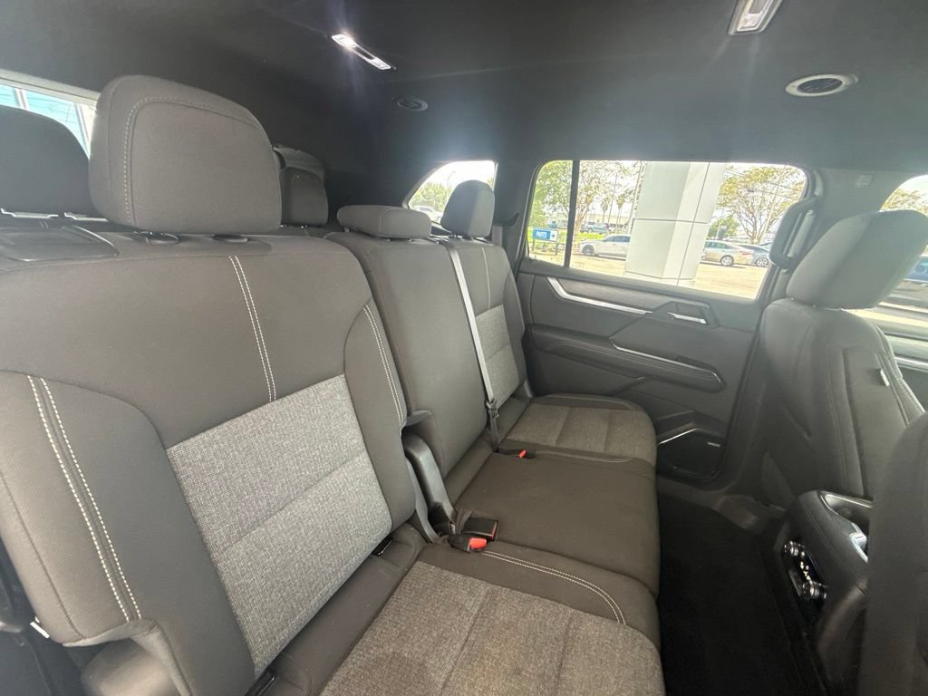 Used 2025 GMC Acadia Elevation FWD image 38