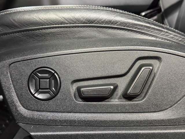 Used 2022 Audi e-tron Premium w/ Convenience Plus Package image 33