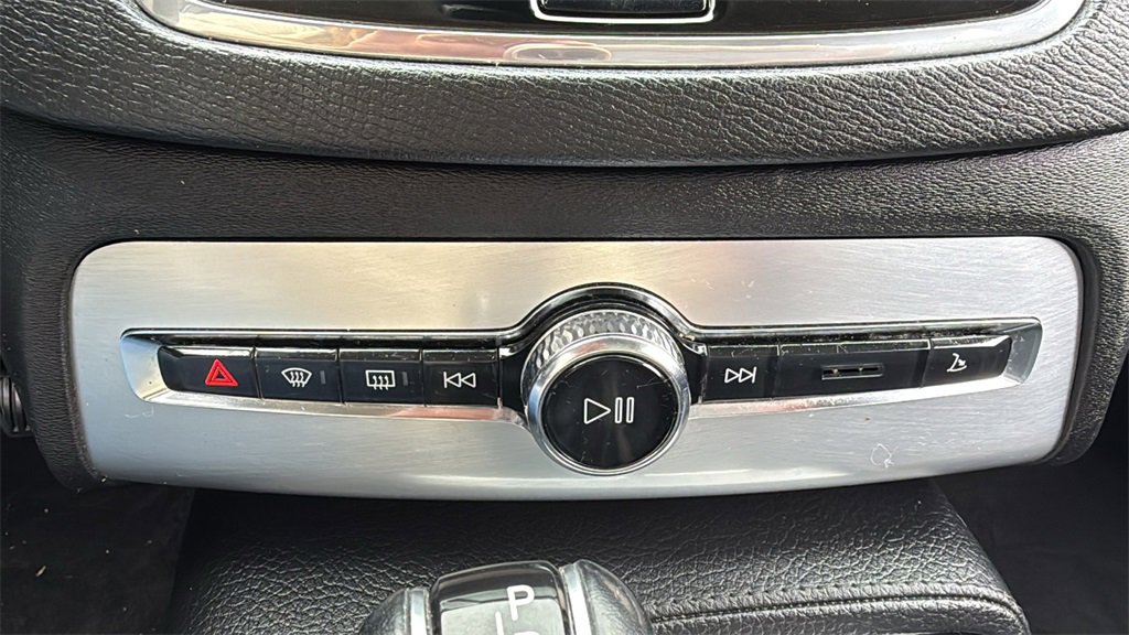 Used 2018 Volvo XC90 T5 Momentum w/ Convenience Package image 18