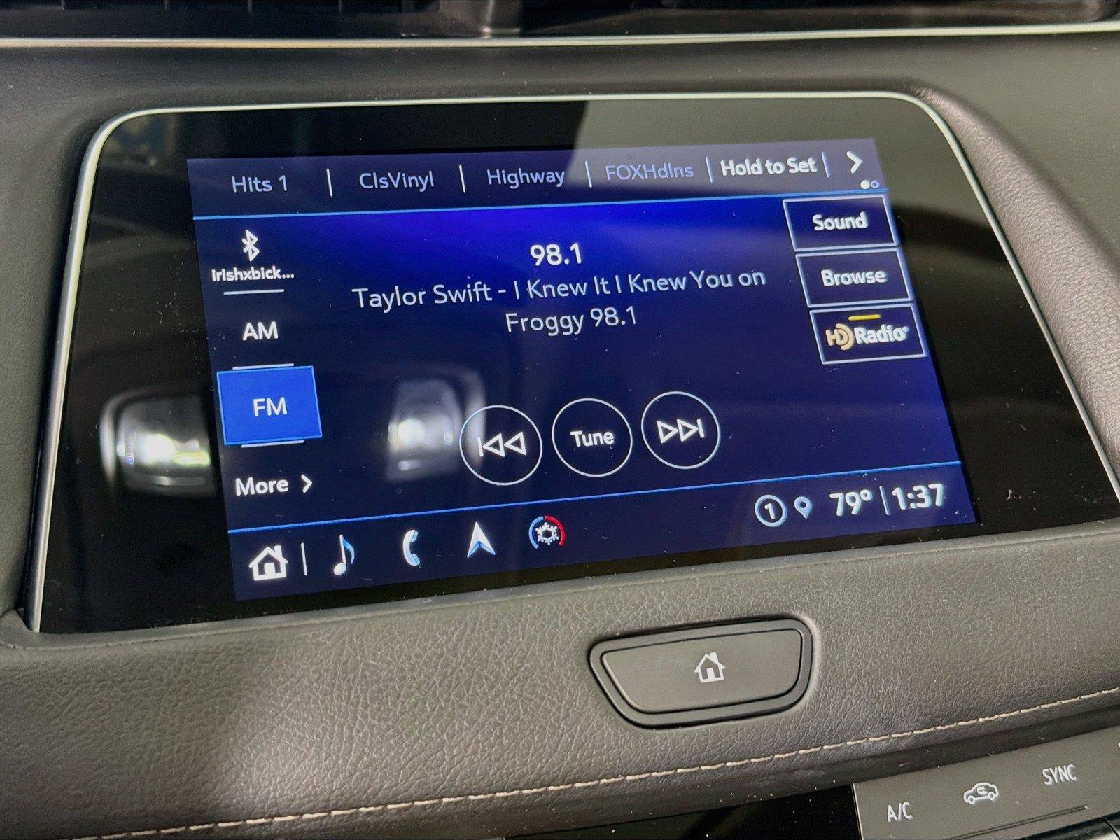 Used 2022 Cadillac XT4 Premium Luxury w/ Driver Assist Package AWD/4WD image 19