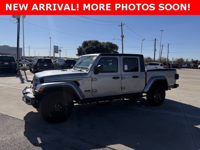 Used 2021 Jeep Gladiator Sport image 2