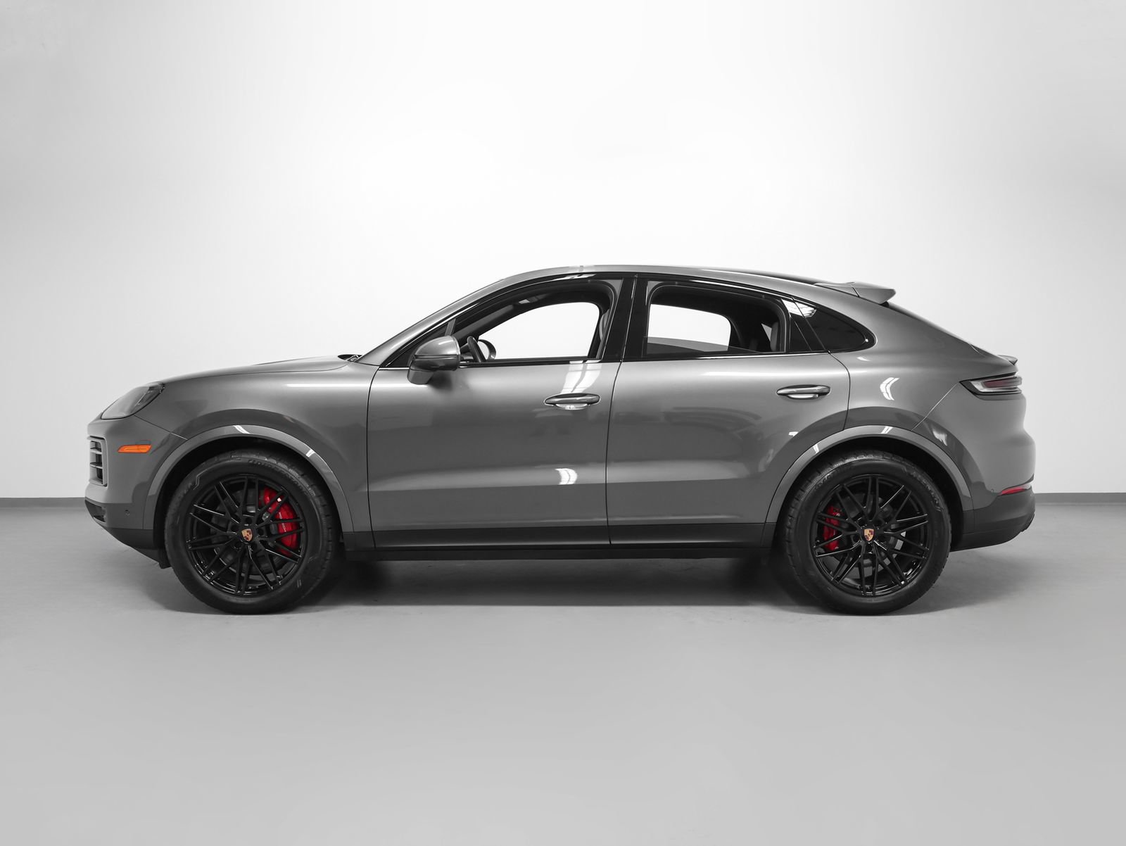 Certified 2026 Porsche Cayenne S AWD/4WD image 2