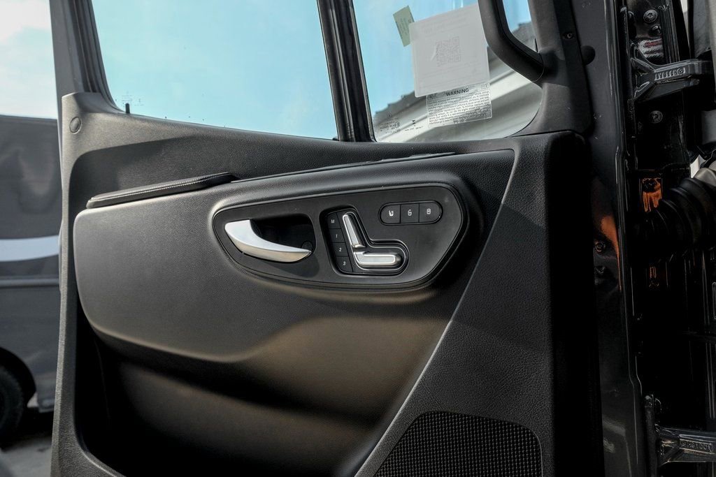 Used 2025 Mercedes-Benz Sprinter 2500 image 13