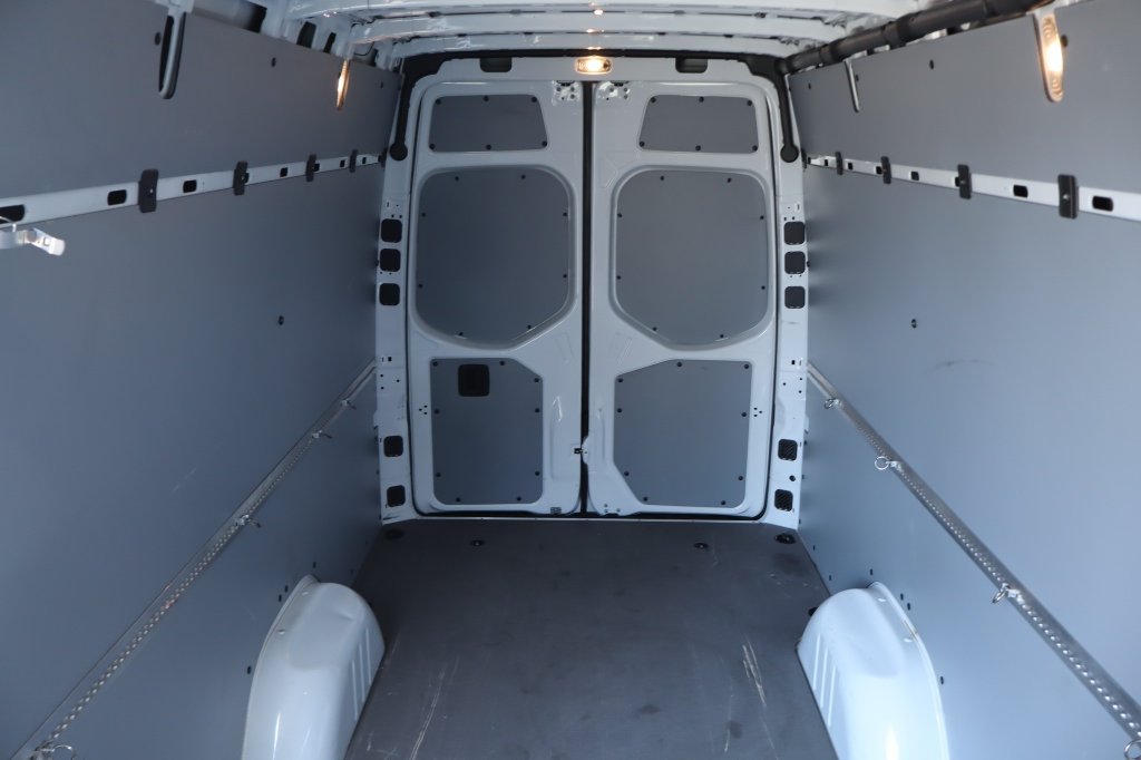 Used 2024 Mercedes-Benz Sprinter 2500 image 31