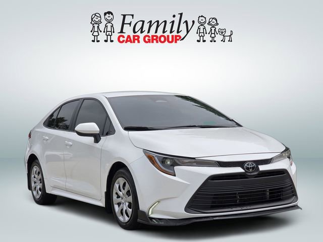 Used 2024 Toyota Corolla LE FWD image 2