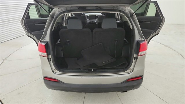 Used 2017 Kia Sorento LX image 15