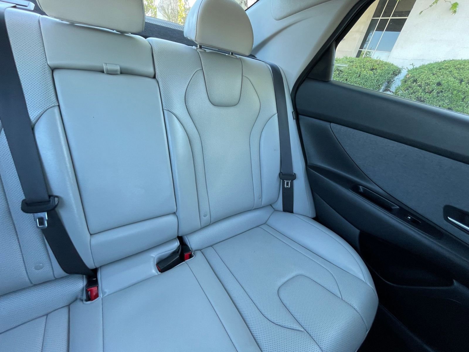 Used 2025 Hyundai Elantra Limited image 39