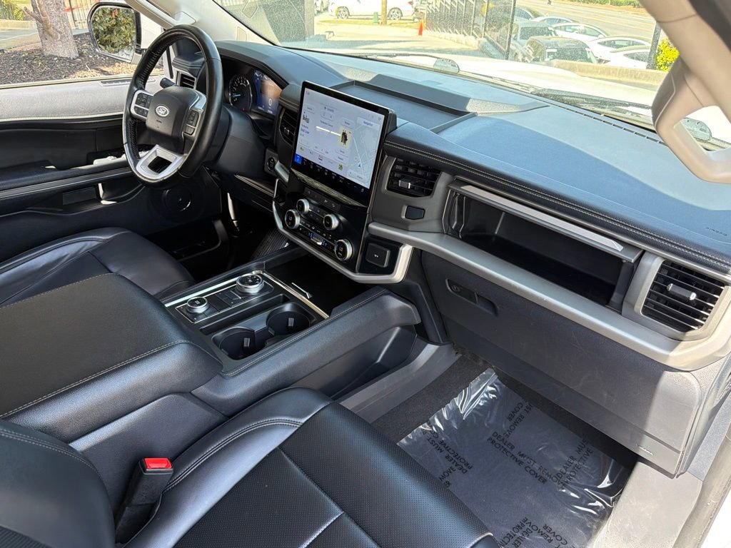 Used 2024 Ford Expedition XLT image 33