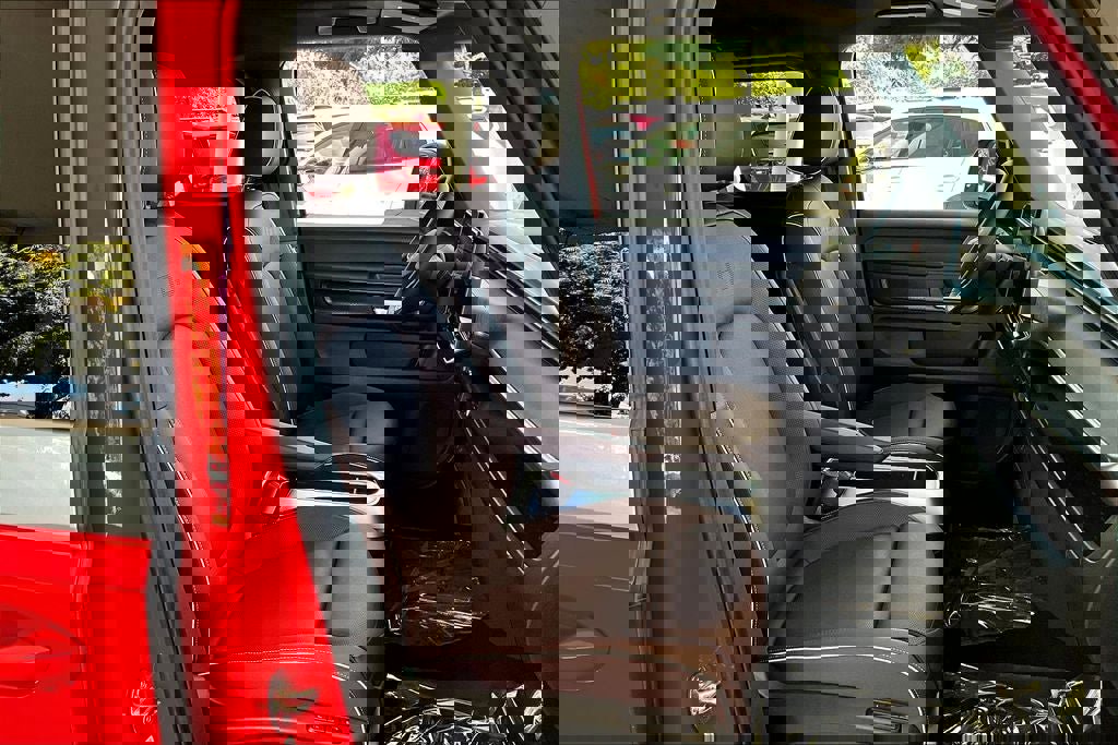 New 2025 Volkswagen ID. Buzz Pro S Plus image 6