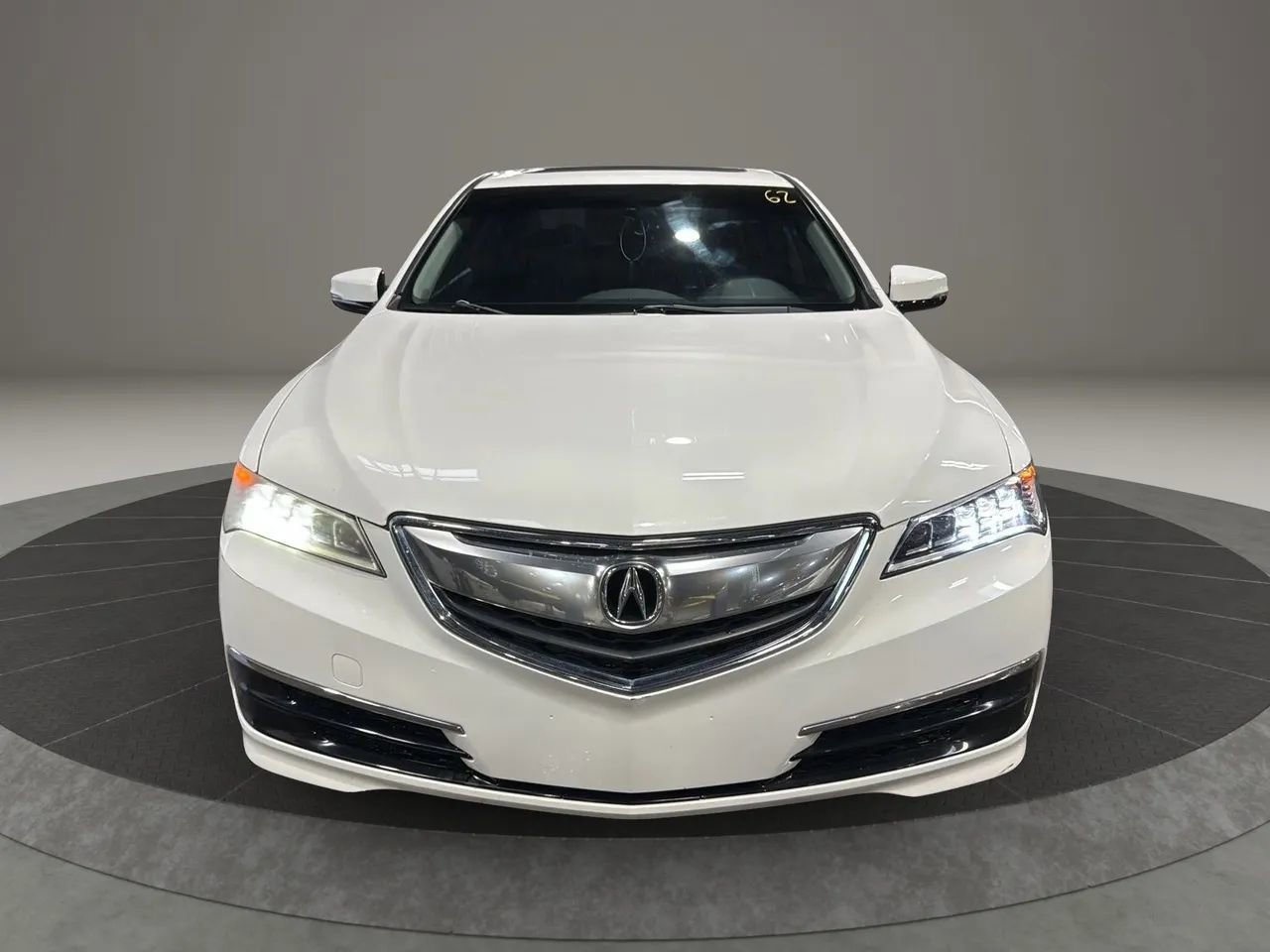 Used 2017 Acura TLX FWD image 2