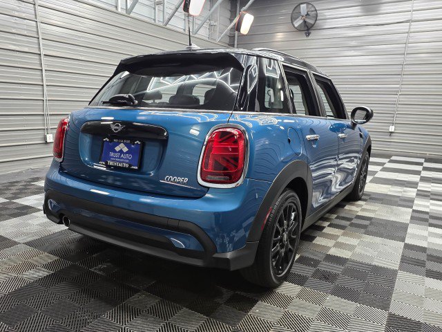 Used 2024 MINI Cooper 4-Door Hardtop FWD image 6