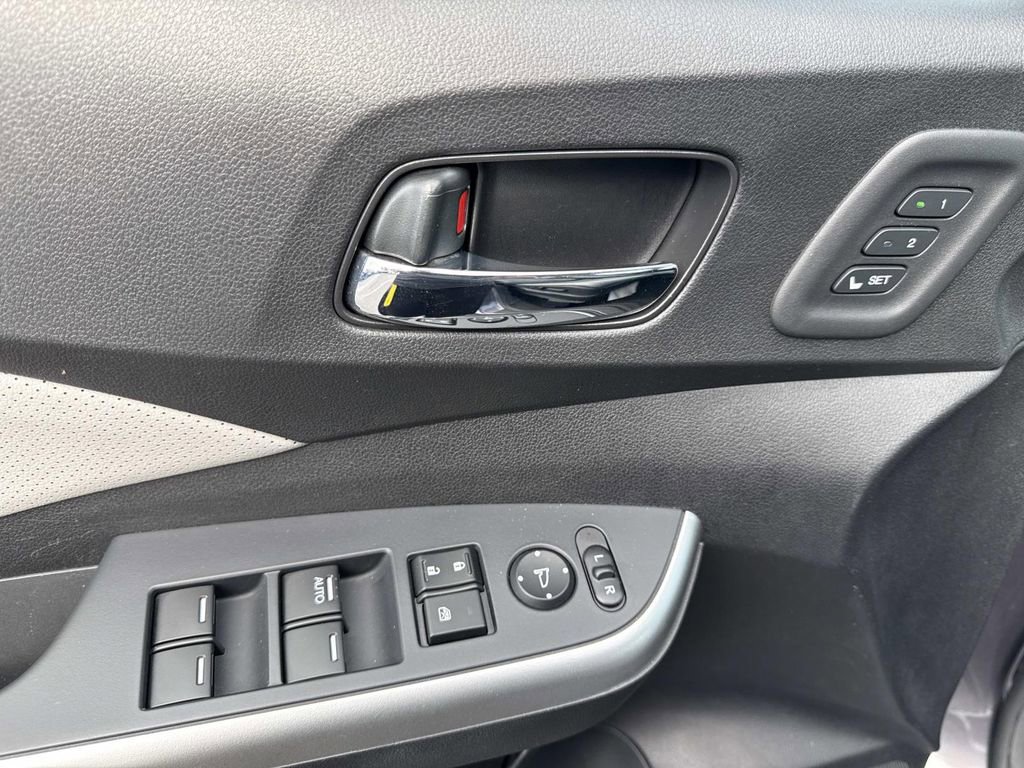 Used 2016 Honda CR-V Touring image 19