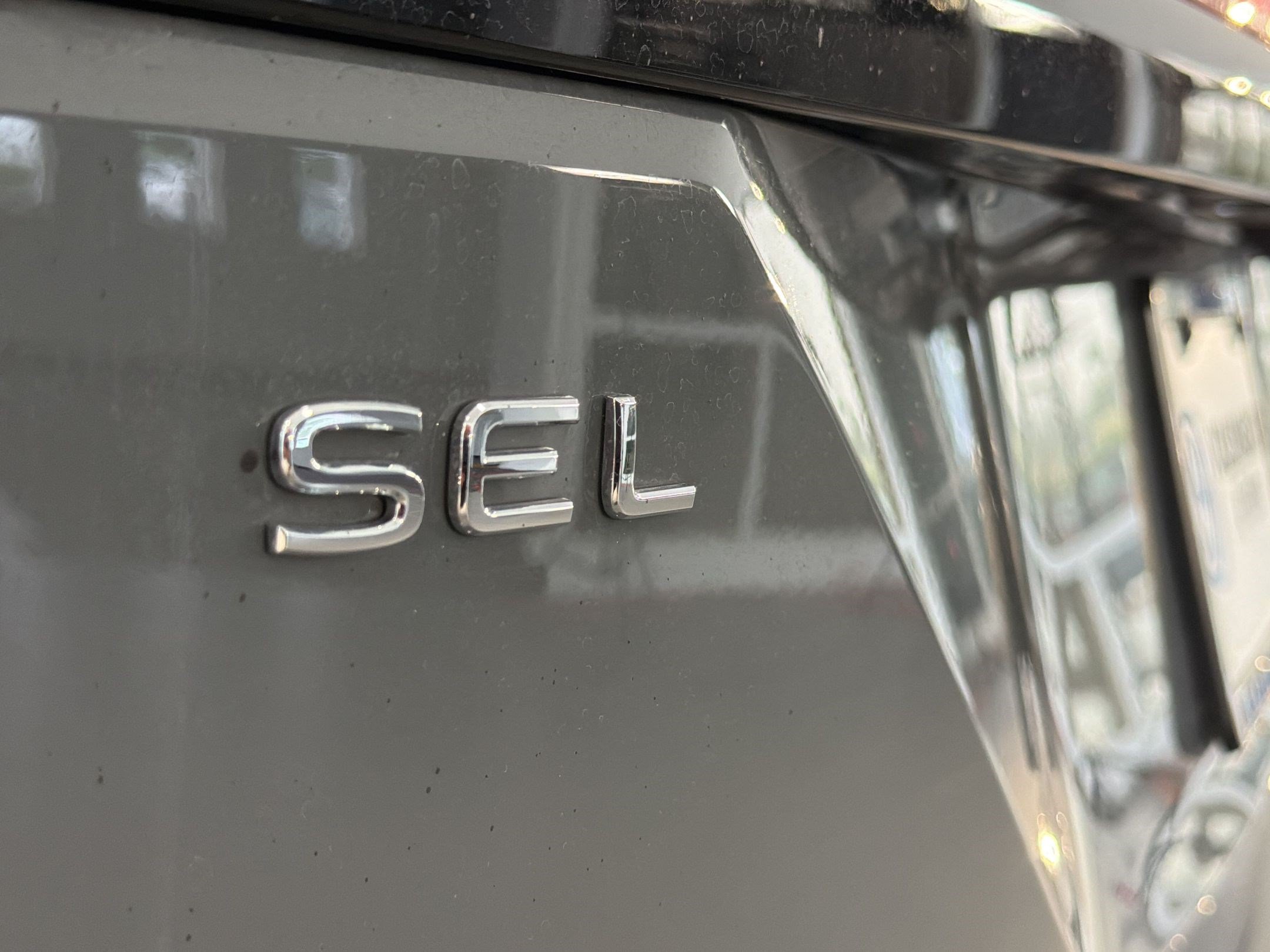 Used 2024 Volkswagen Atlas Peak Edition SEL AWD/4WD image 37