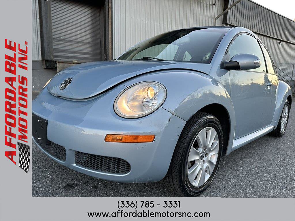 Used 2010 Volkswagen Beetle Coupe image 1