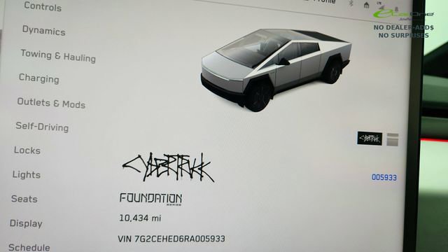 Used 2024 Tesla Cybertruck AWD Crew Cab image 35