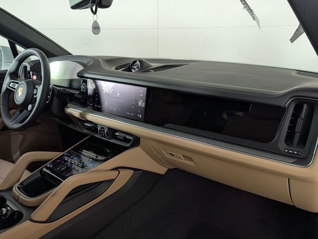New 2026 Porsche Cayenne Coupe image 19