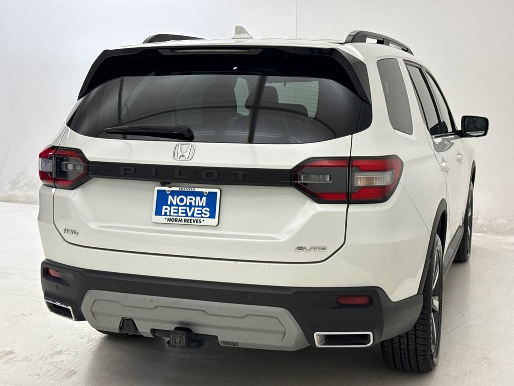 Certified 2025 Honda Pilot Elite image 9