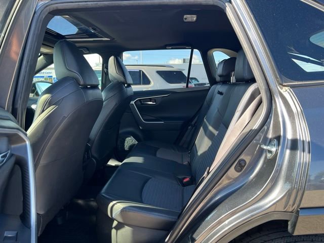 Used 2019 Toyota RAV4 XSE w/ XSE Weather Package AWD/4WD image 18