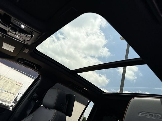 New 2026 GMC Yukon XL AT4 w/ AT4 Premium Plus Package AWD/4WD image 22