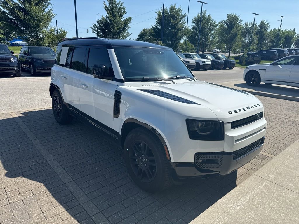 Certified 2025 Land Rover Defender 110 X-Dynamic SE AWD/4WD image 3