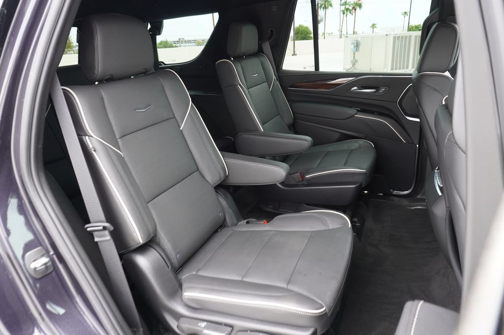 Certified 2024 Cadillac Escalade Premium Luxury w/ Performance Package AWD/4WD image 9