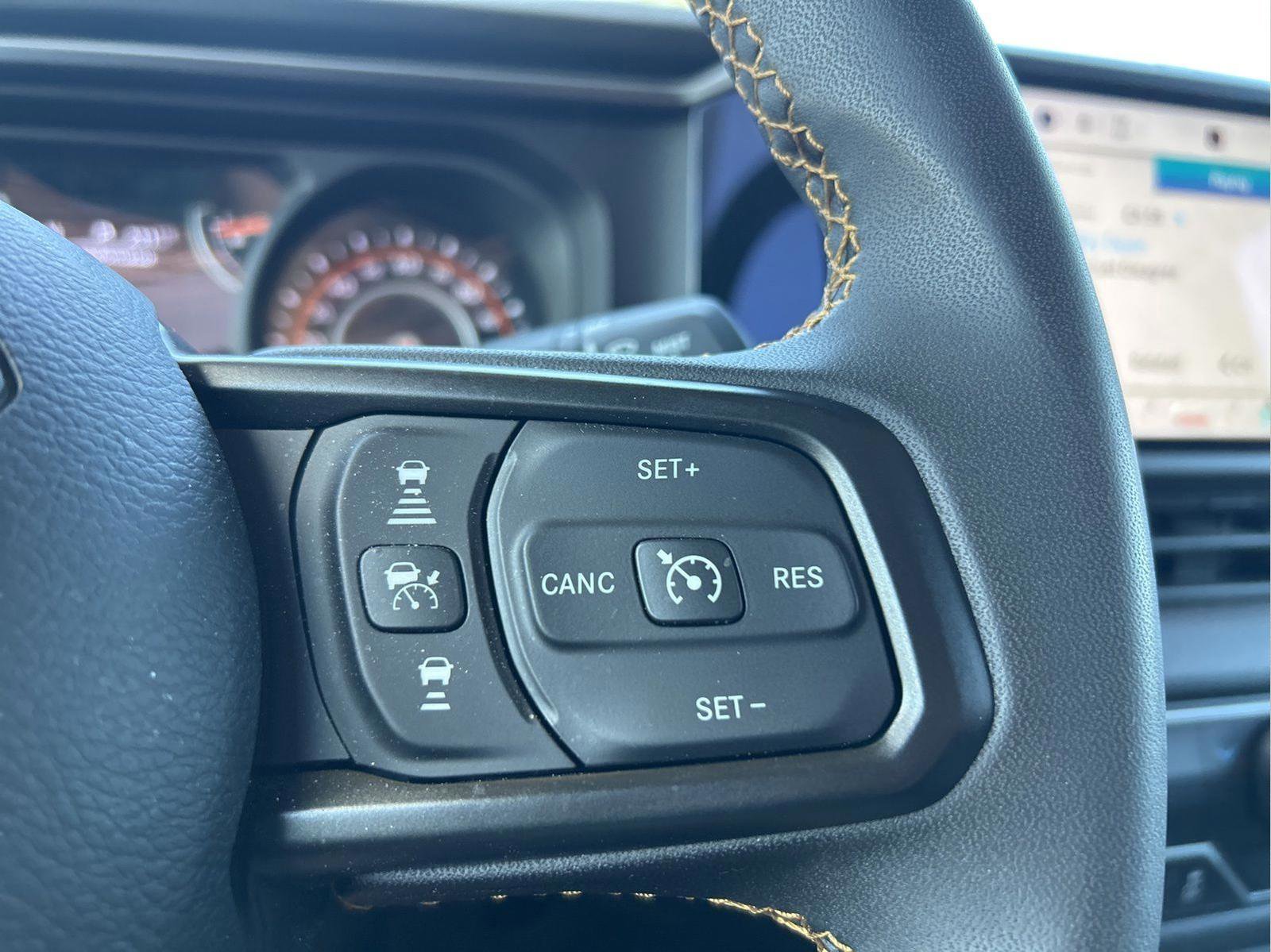 Certified 2025 Jeep Wrangler Sport AWD/4WD image 15