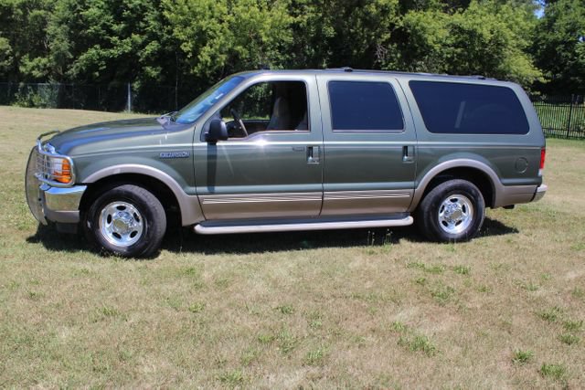 Used 2001 Ford Excursion Limited RWD image 3