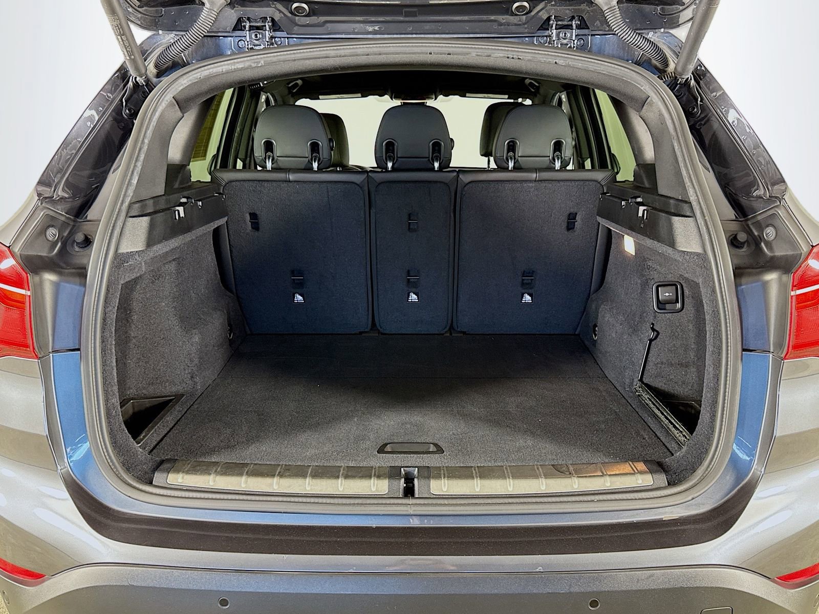 Used 2019 BMW X1 xDrive28i w/ Convenience Package image 27