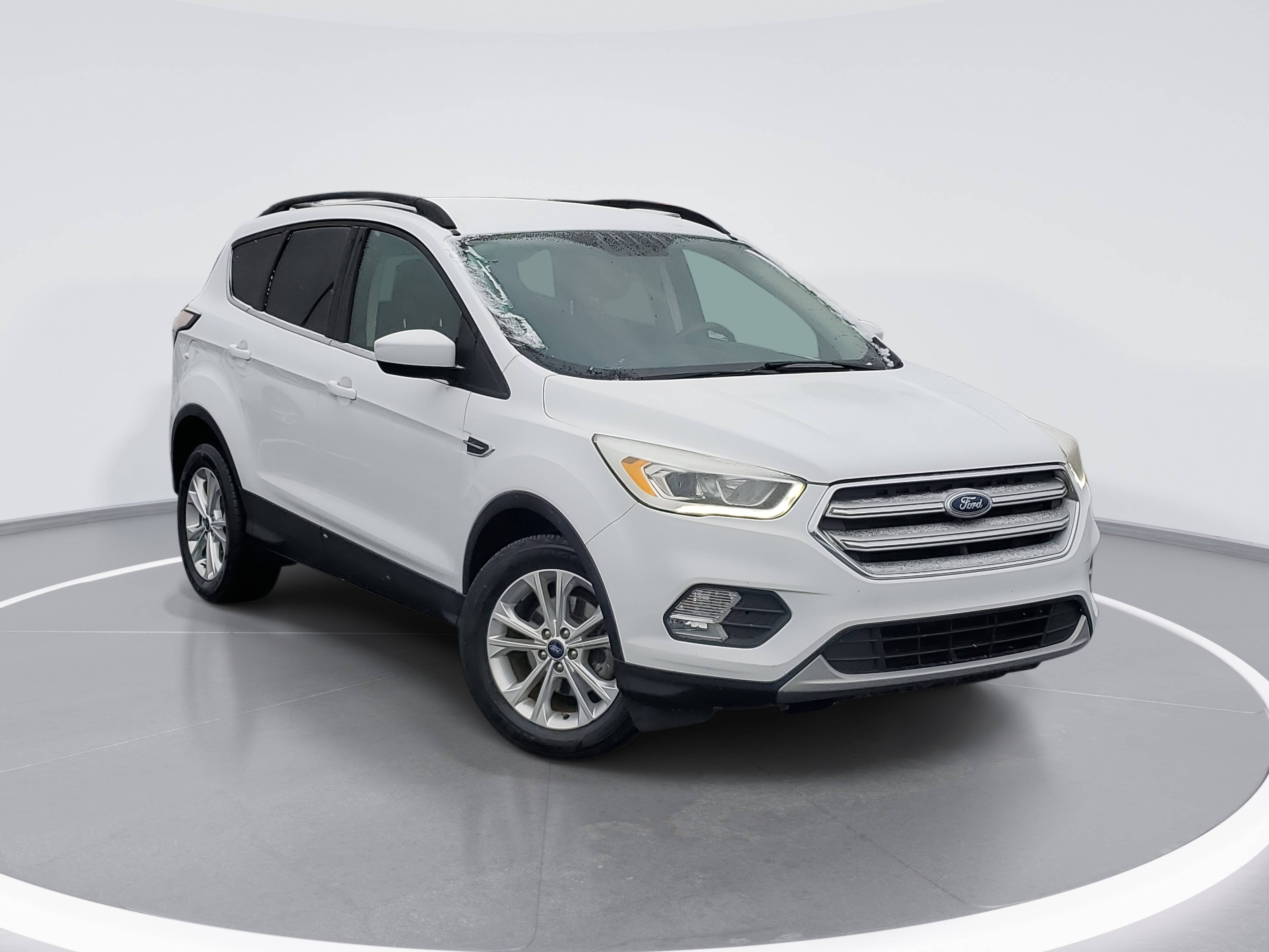 Used 2017 Ford Escape SE w/ SE Leather Comfort Package image 2