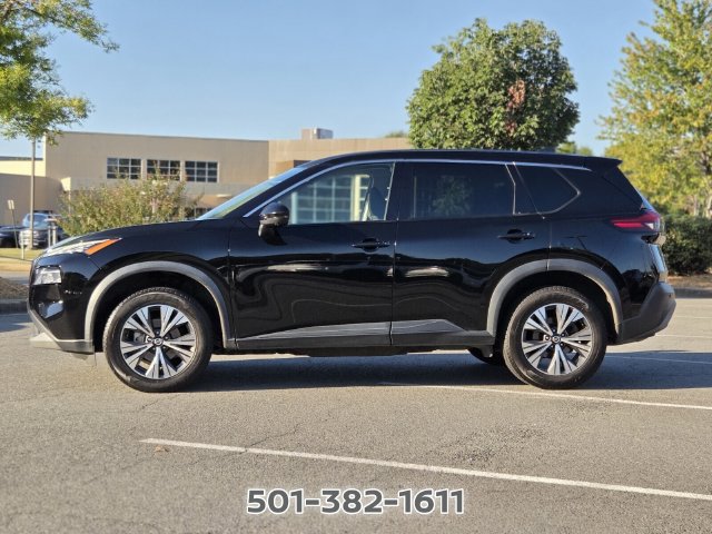 Used 2021 Nissan Rogue SV FWD image 2