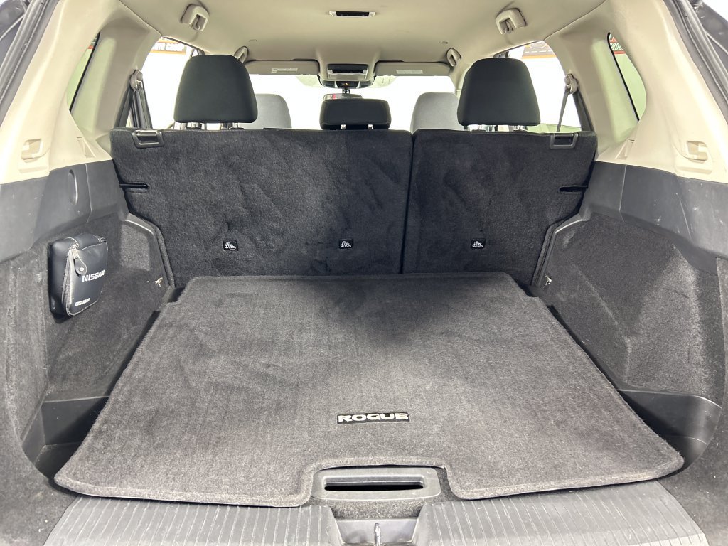 Used 2024 Nissan Rogue SV FWD image 19