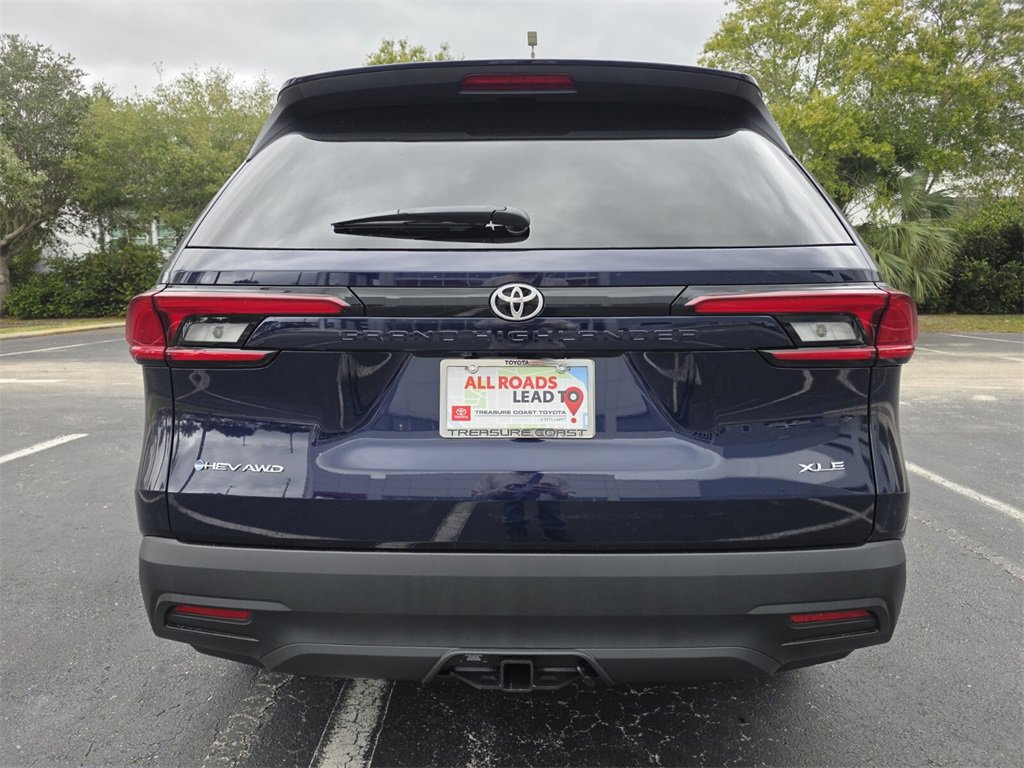 New 2026 Toyota Grand Highlander XLE image 10